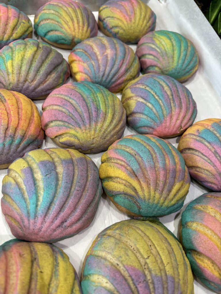 Second round of conchas : Easter edition!