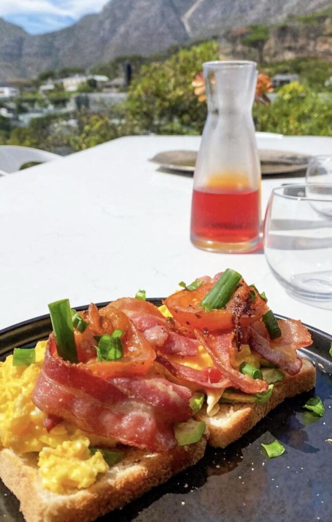 Bacon ,eggs and bread