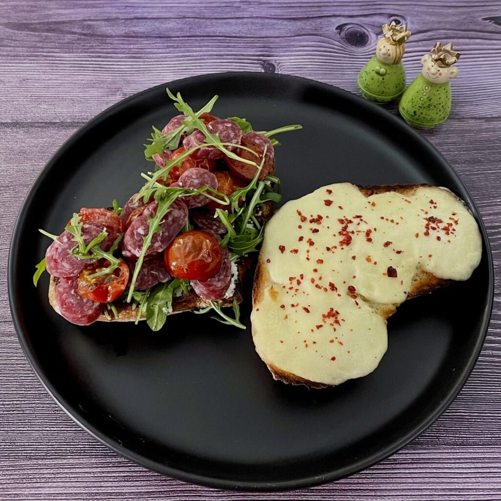 Sandwich with salsiccia conghiale / wild boar salami