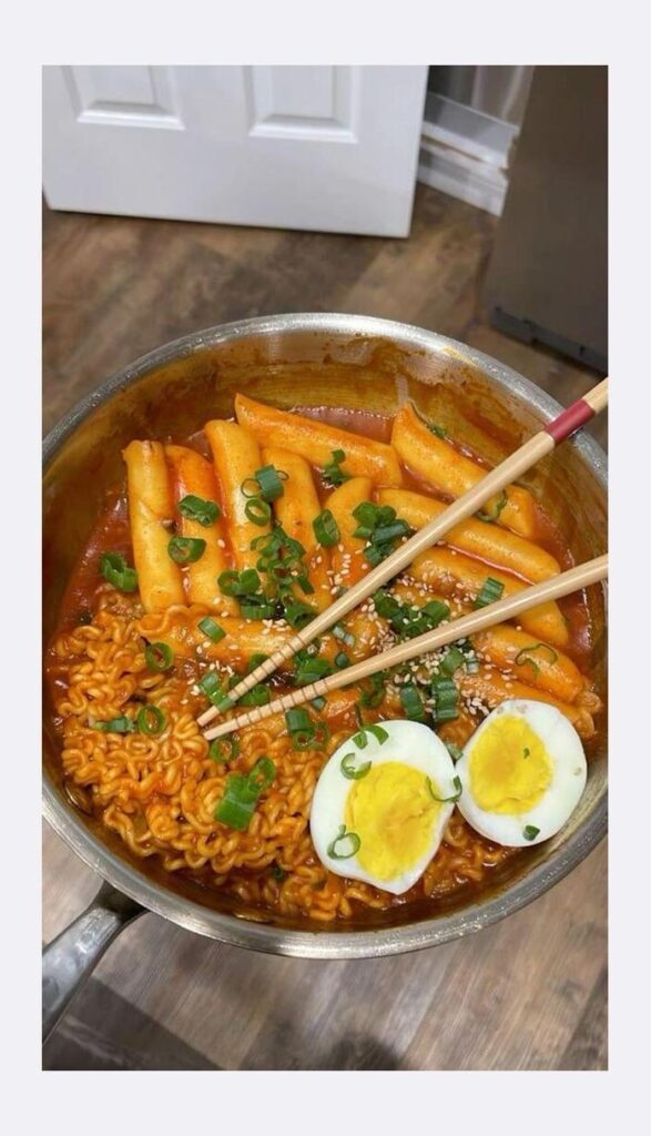 cravings satisfied - made some ramen with tteokbokki for dlnner