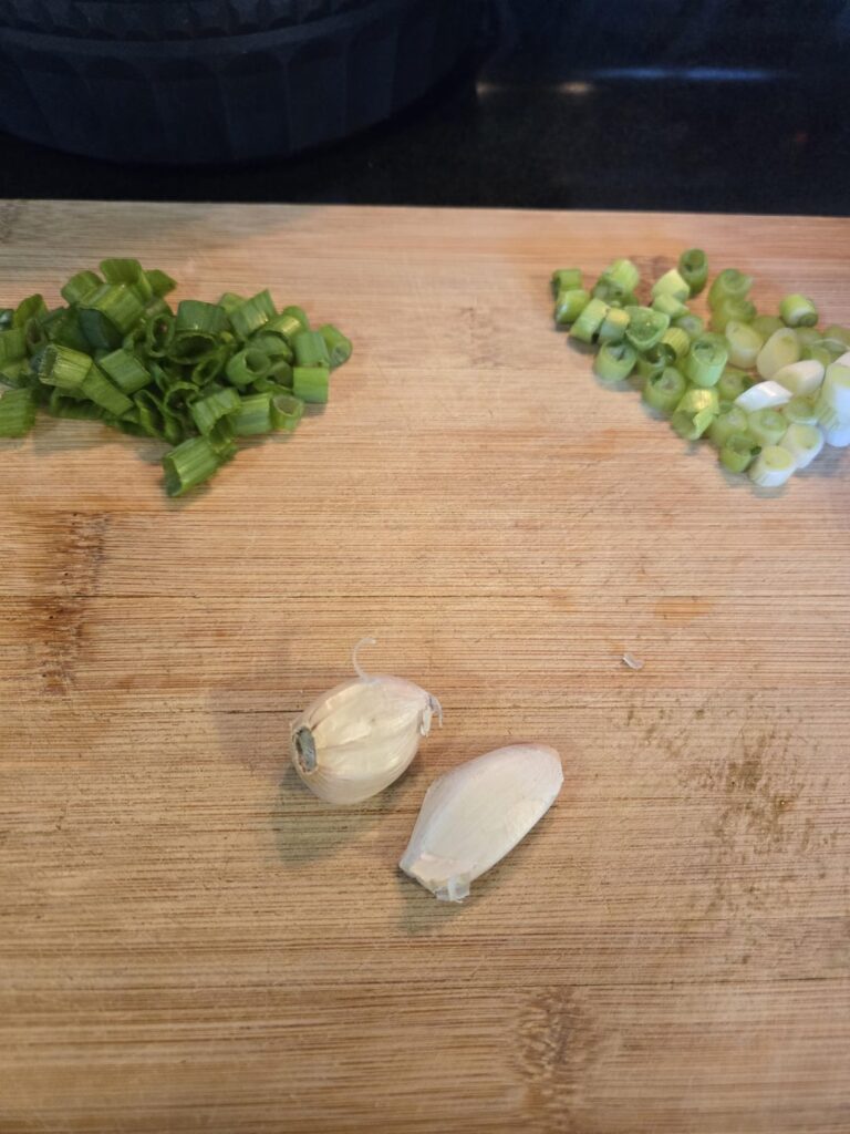 Someone new must be working at the warehouse near me because on top of the huge carrots yesterday, I actually got a good amount of garlic! Usually it's one tiny bit so I'm pumped lol