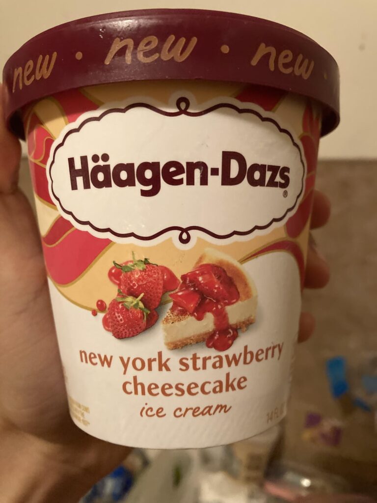 Häagen-Dazs New York Strawberry Cheesecake