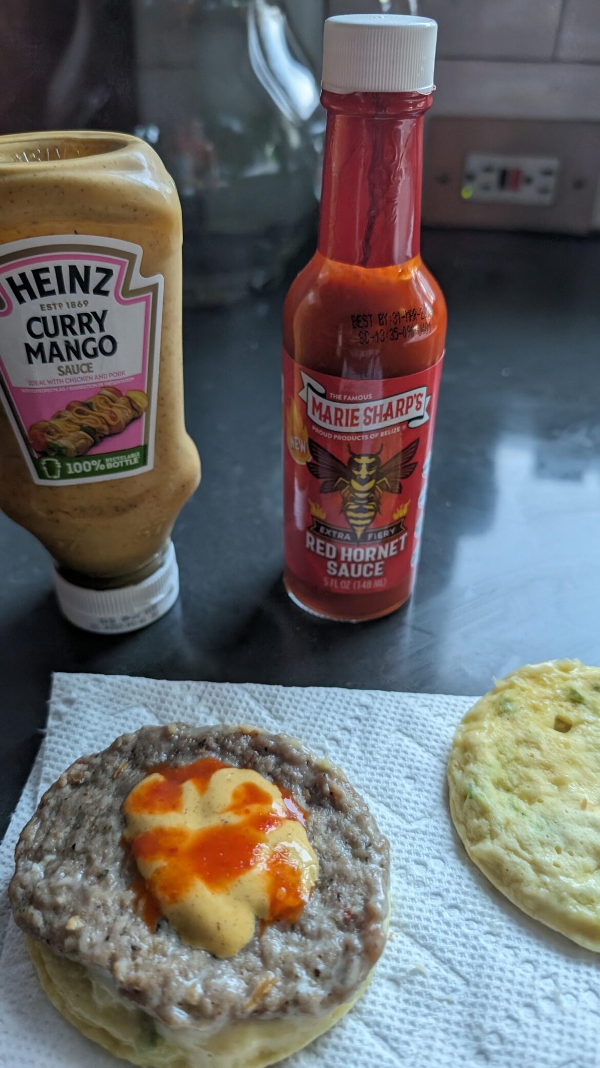 Sauce mixing - German curry mango sauce + heat = schmeck