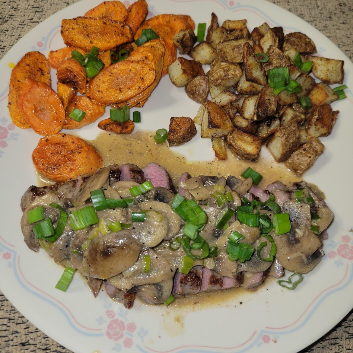 Steak with Mushroom Cream Sauce 10/10