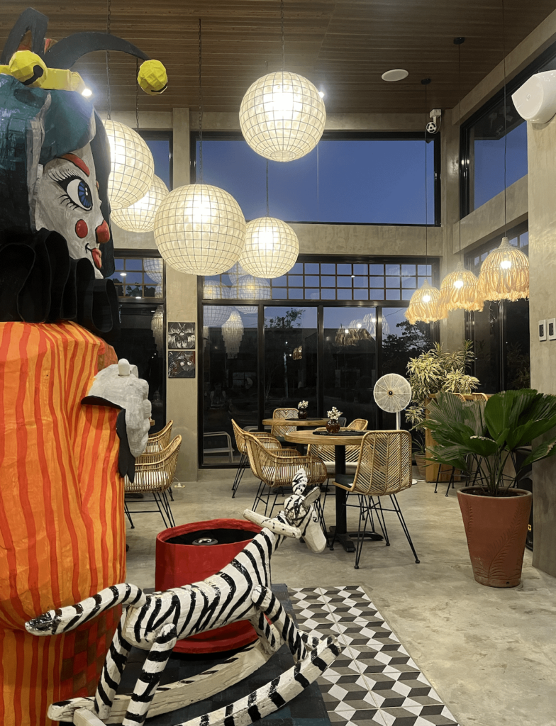 The ambiance is excellent here in Cafe Calmante! Coffee is same with other shops though.