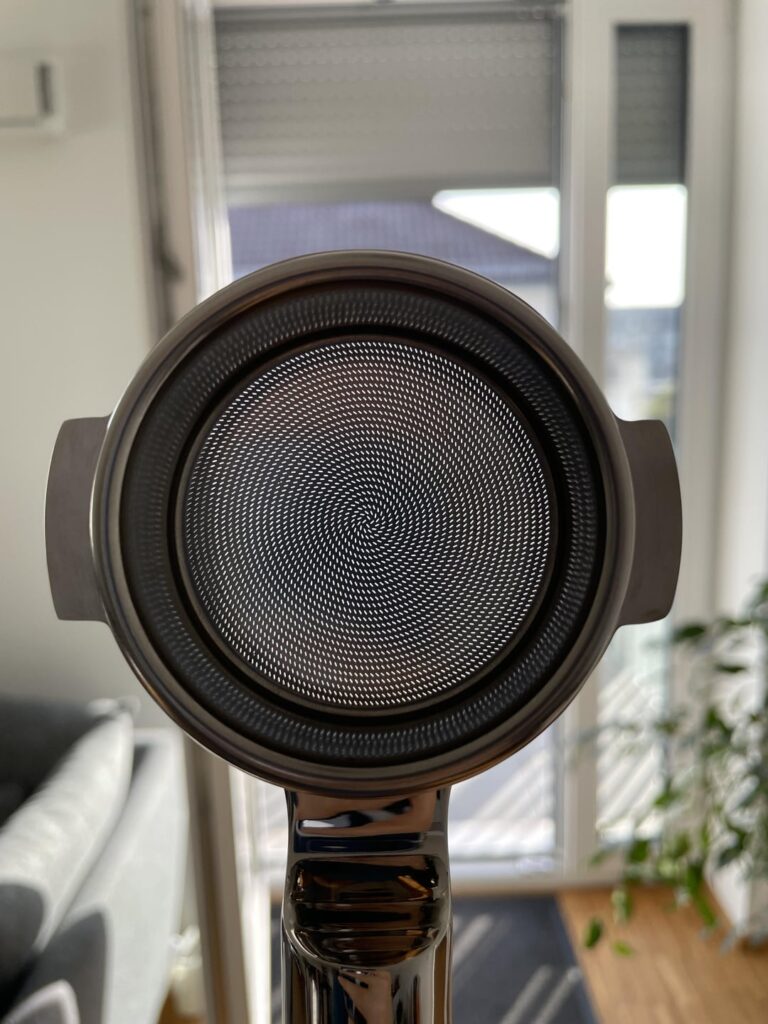 Mischief portafilter and 3000 holes basket