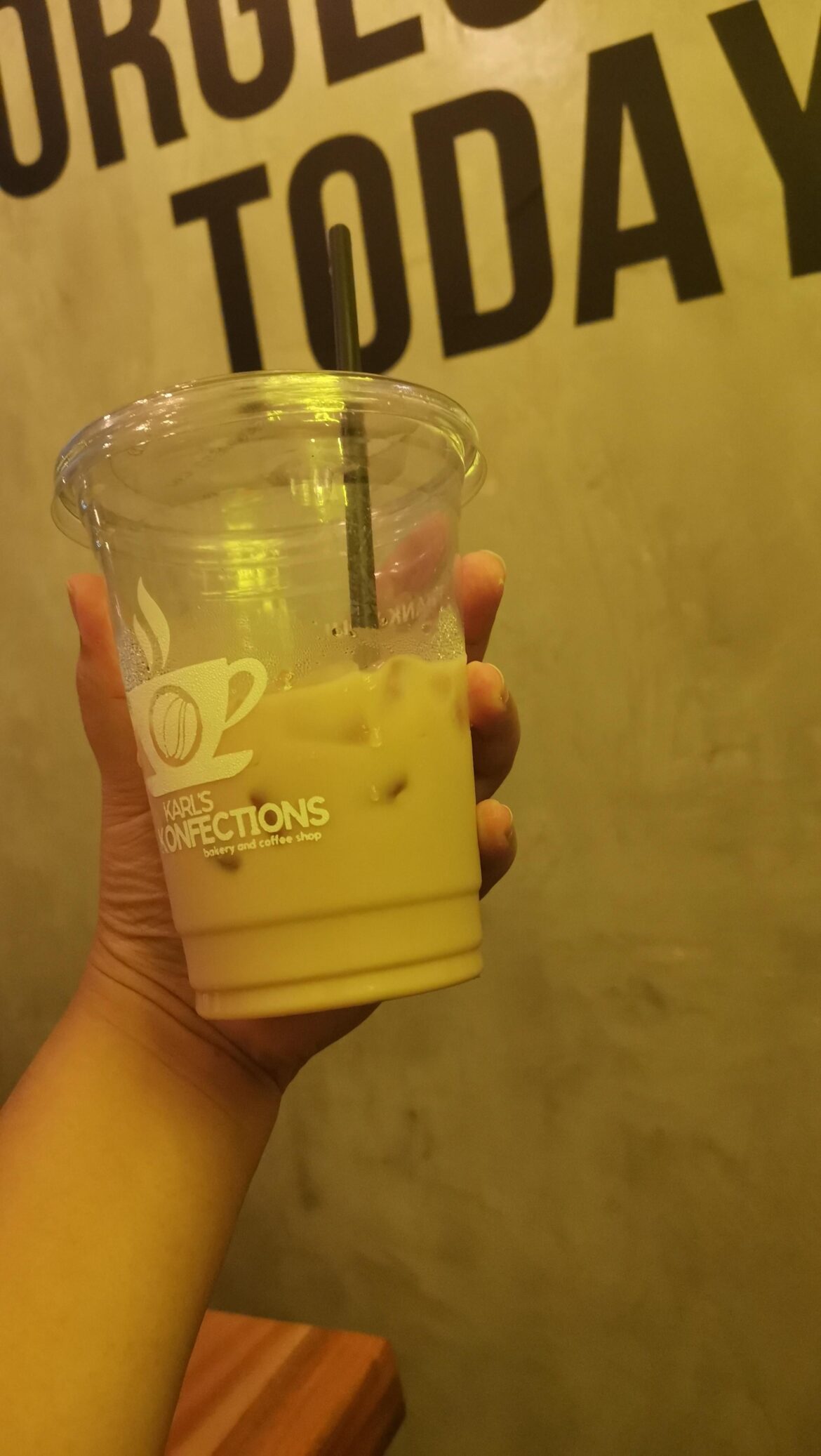 Caramel Macchiato and Good lighting 😍