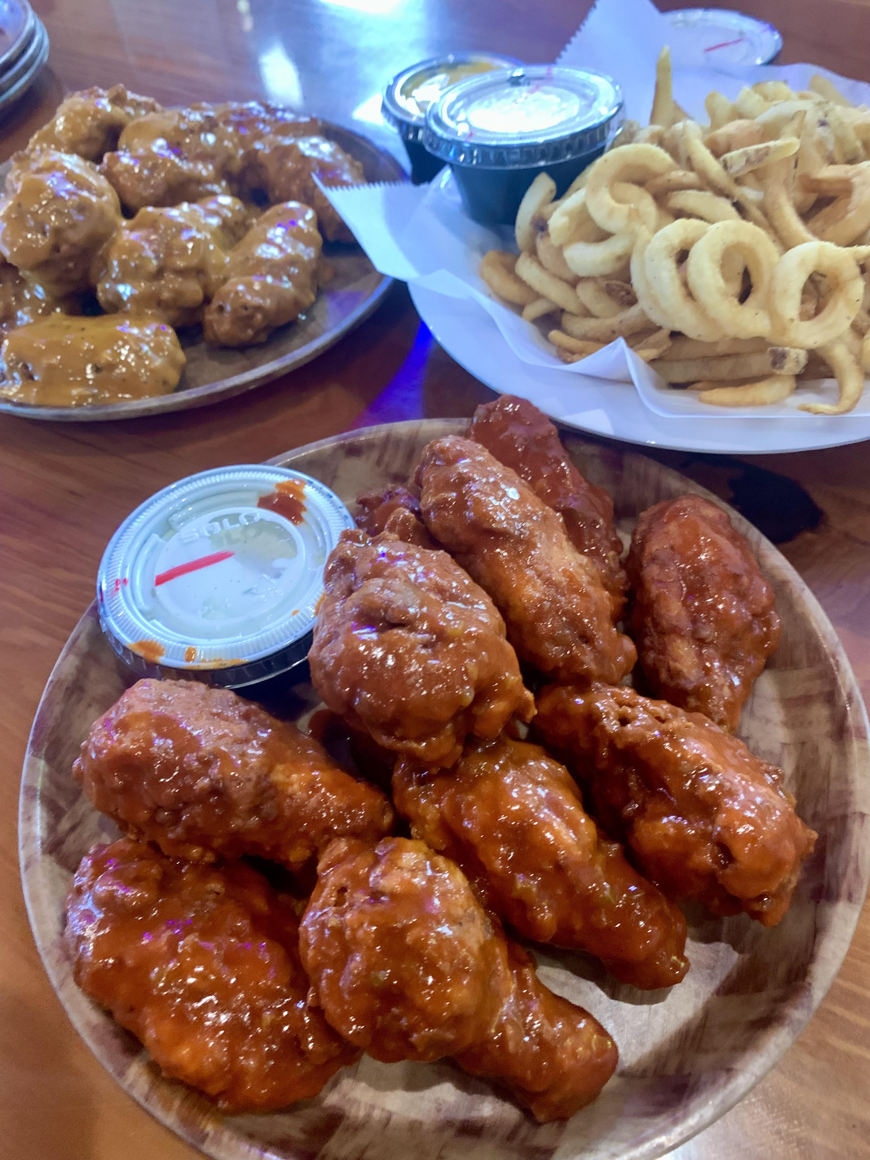 Hooters spicy garlic and 3 mile island 😊 Dining and Cooking