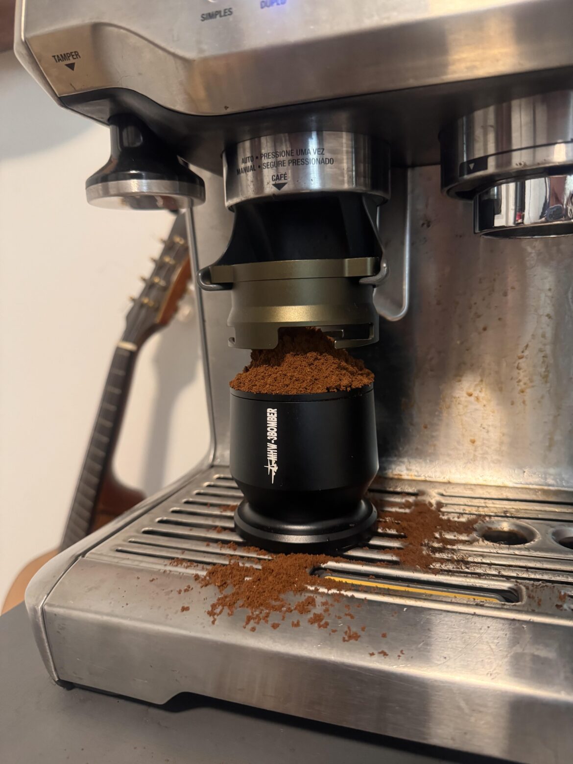 Pro tip for using the shaker thingy: remove the lid before grinding into it