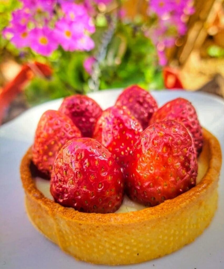 Strawberry Tart with Cream base ❤