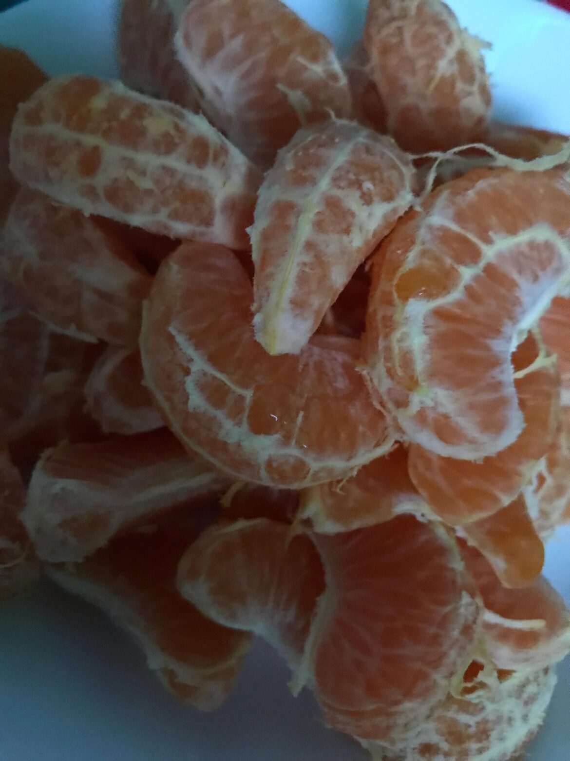 Can I eat mandarins with a sore throat??