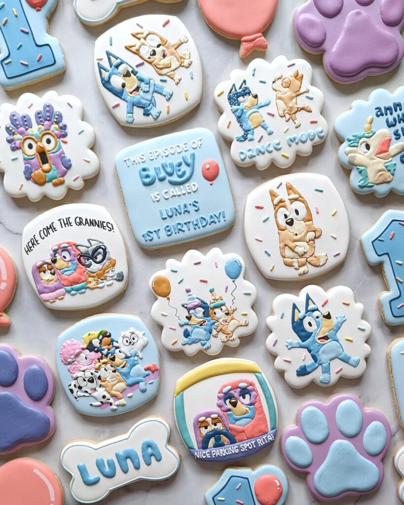 I made another Bluey cookie set! 🎈💙