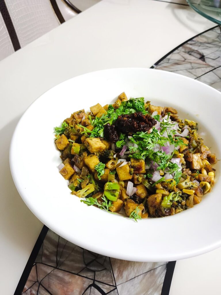 Fried tofu with sautéed veggies