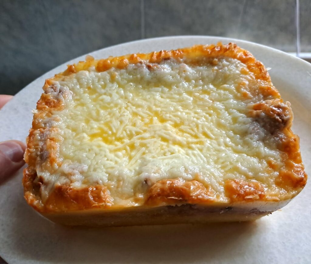 I sell these "pizzagnas"