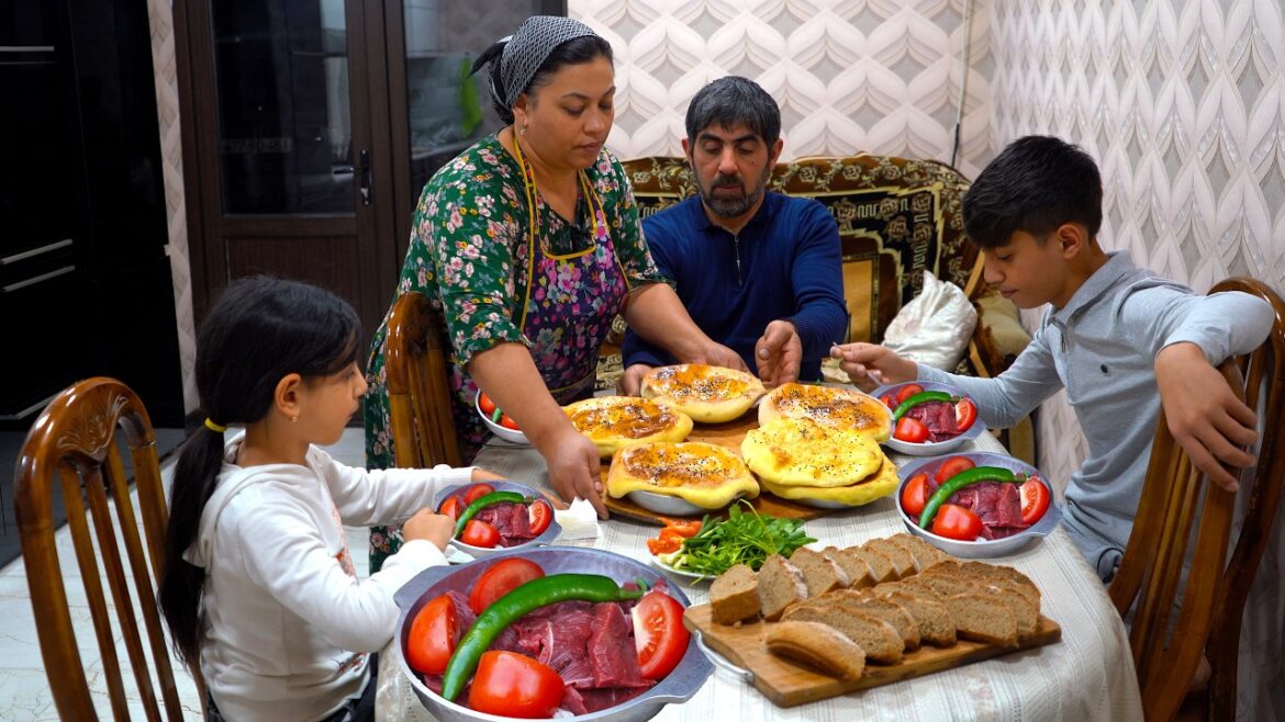600 Summer Black Bread Recipe and Turkish Street Food “Tepsi Govurma” in a Brick Oven 600 Summer Black Bread Recipe and Turkish Street Food "Tepsi Govurma" in a Brick Oven