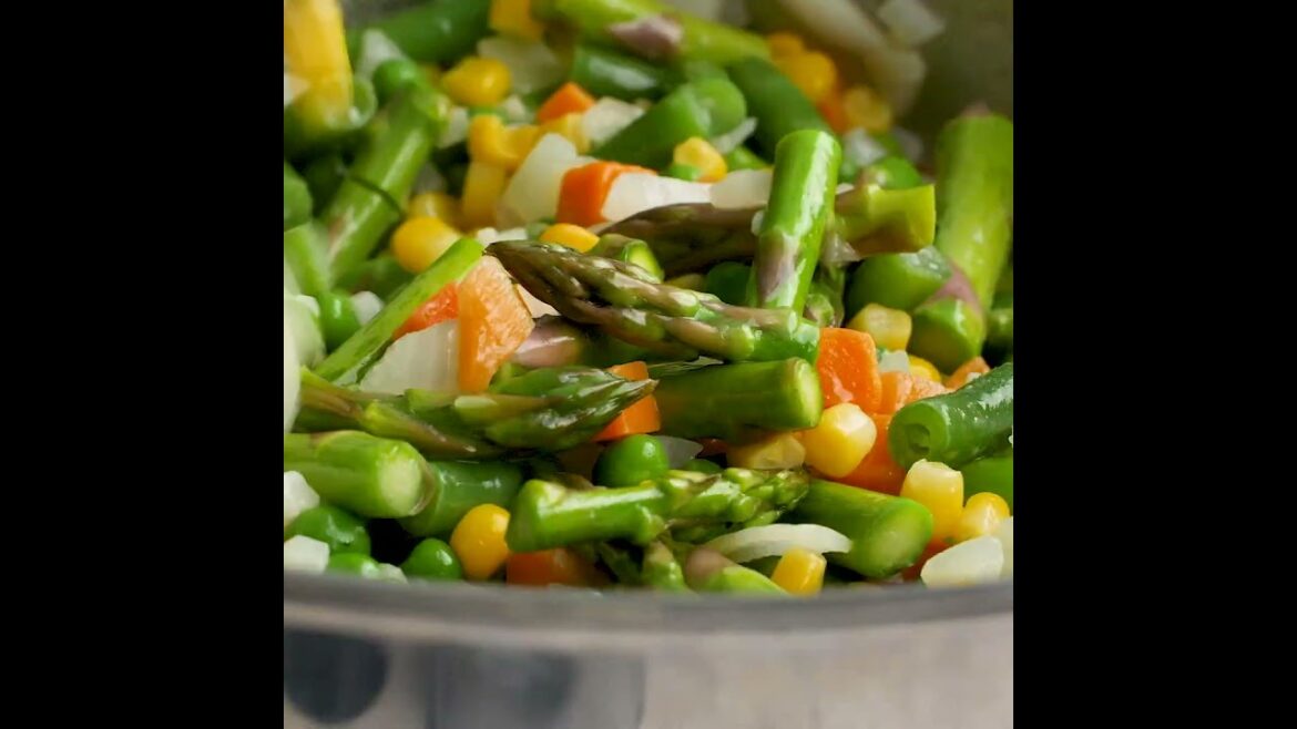 Vegetable Pasta Primavera #pasta #vegetables #dairyfree #realfood #healthy #reipes #foodblogger Vegetable Pasta Primavera #pasta #vegetables #dairyfree #realfood #healthy #reipes #foodblogger
