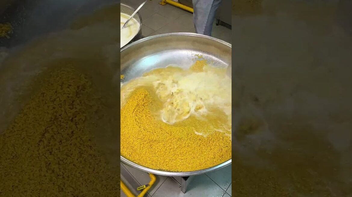 Dev Kazanda Salçalı Bulgur Pilavı Nasıl Yapılır ?