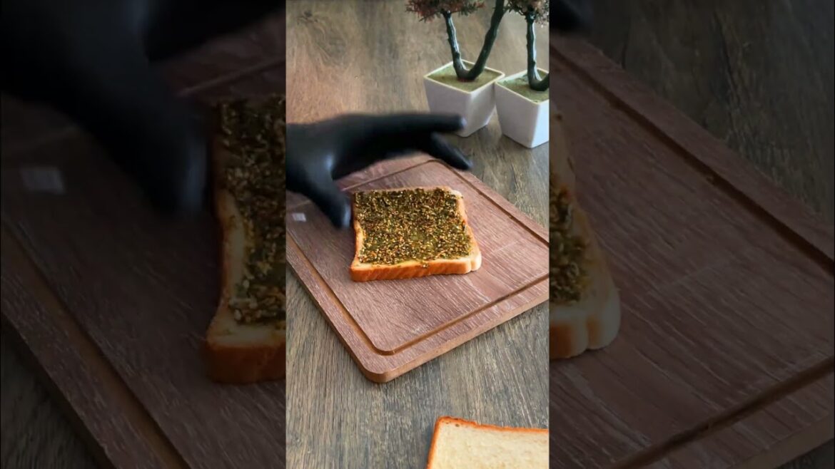 Healthy Vegan Pastry - toasted zaatar - MANAQEESH   #healthy #food #vegan