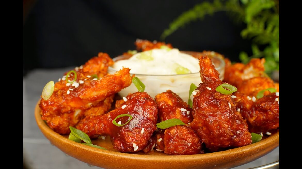 Baked Cauliflower Bites, Spicy Barbecue Buffalo cauliflower, healthy appetizer Baked Cauliflower Bites, Spicy Barbecue Buffalo cauliflower, healthy appetizer