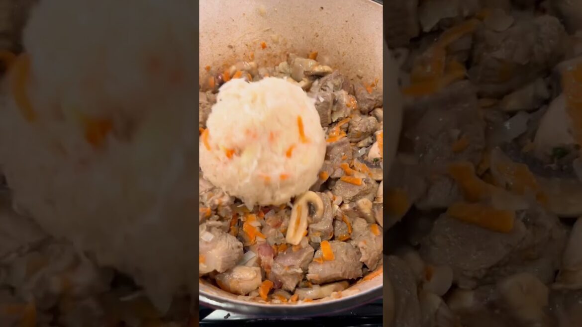 Barley with pork, mushrooms and sauerkraut #cooking #onepotmeal #recipe #kaszotto #cebada #receta