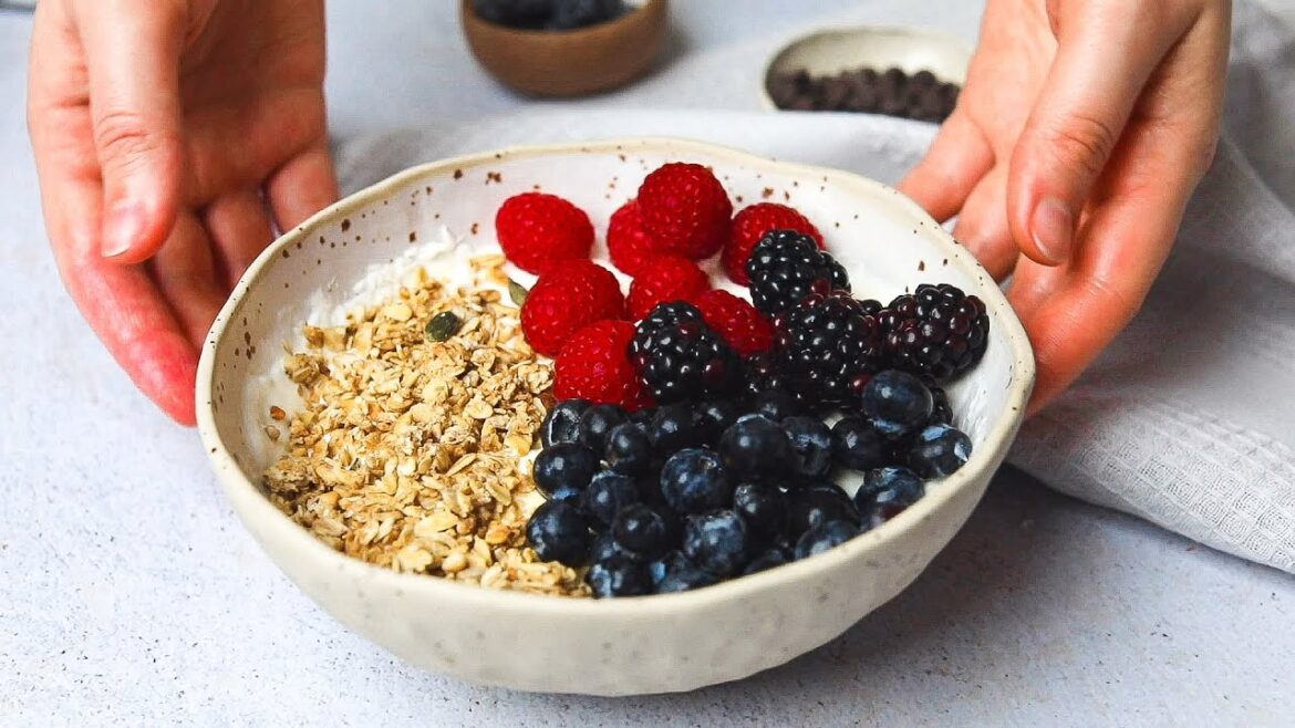 10 Best YOGURT BOWLS for Breakfast You're Not Going to Be Able to Stop Eating