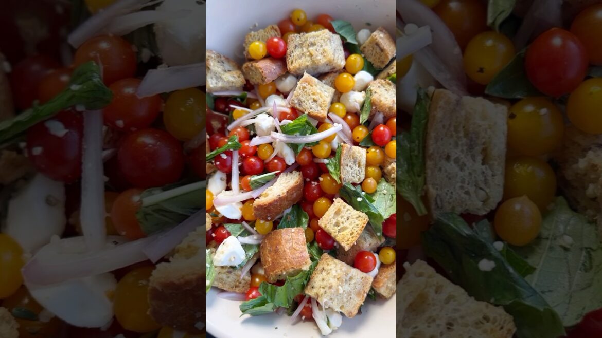 Caprese Panzanella Salad #tomatoes #saladrecipe #lunchtime