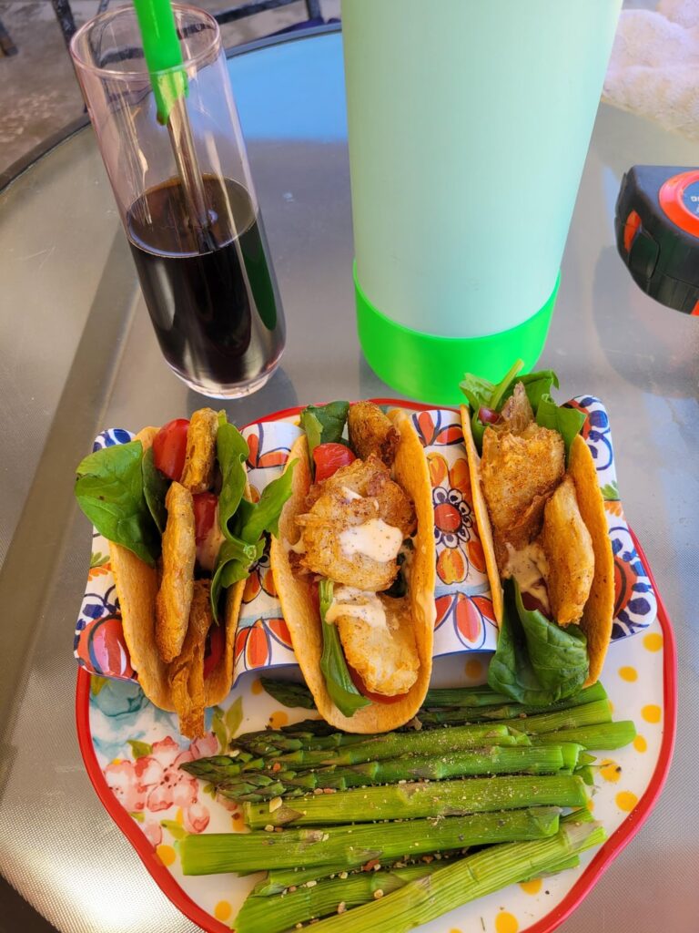 Keto friendly chikn tacos. 254 calories for everything here