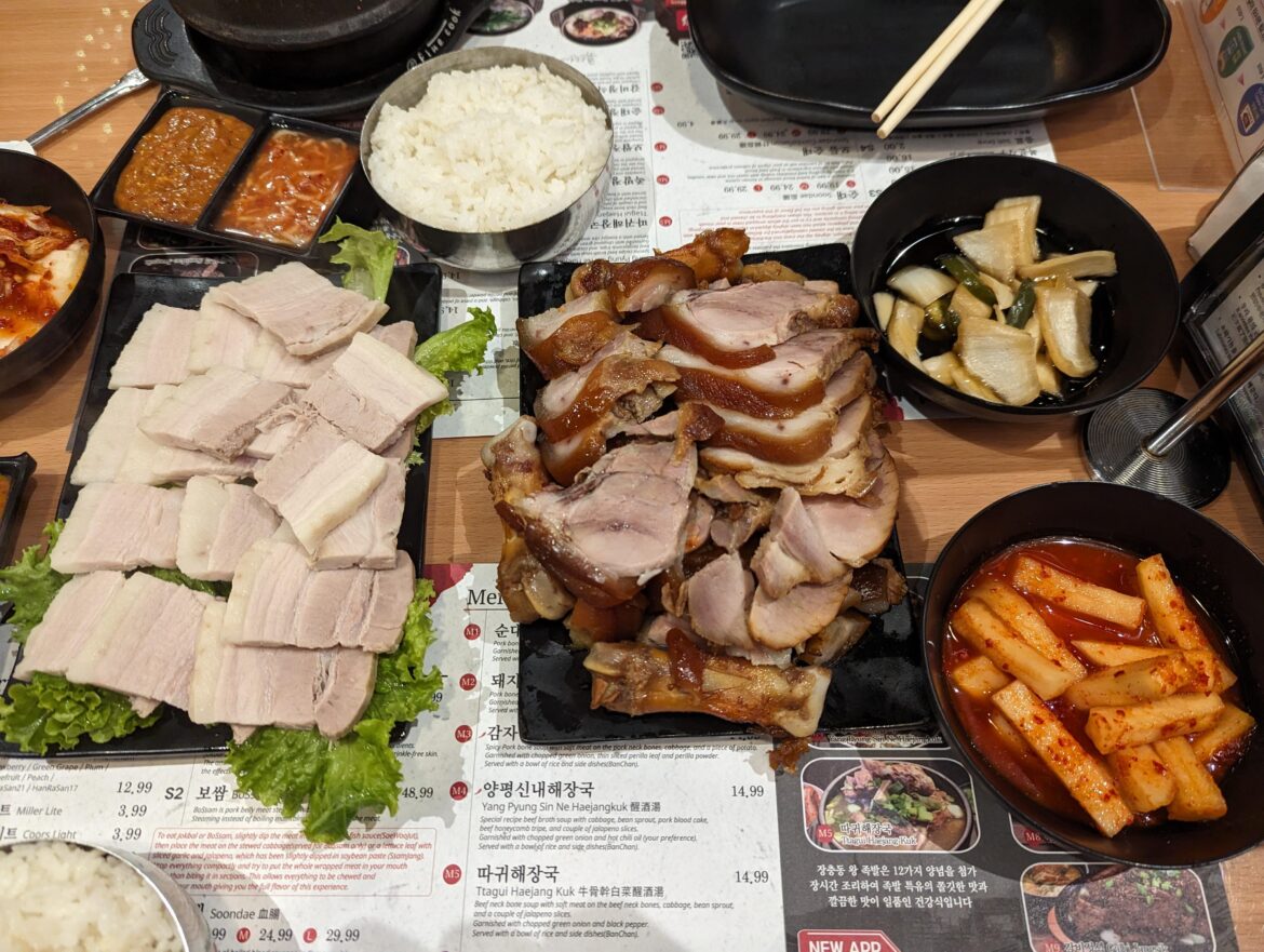 Tried Jokbal for the first time.