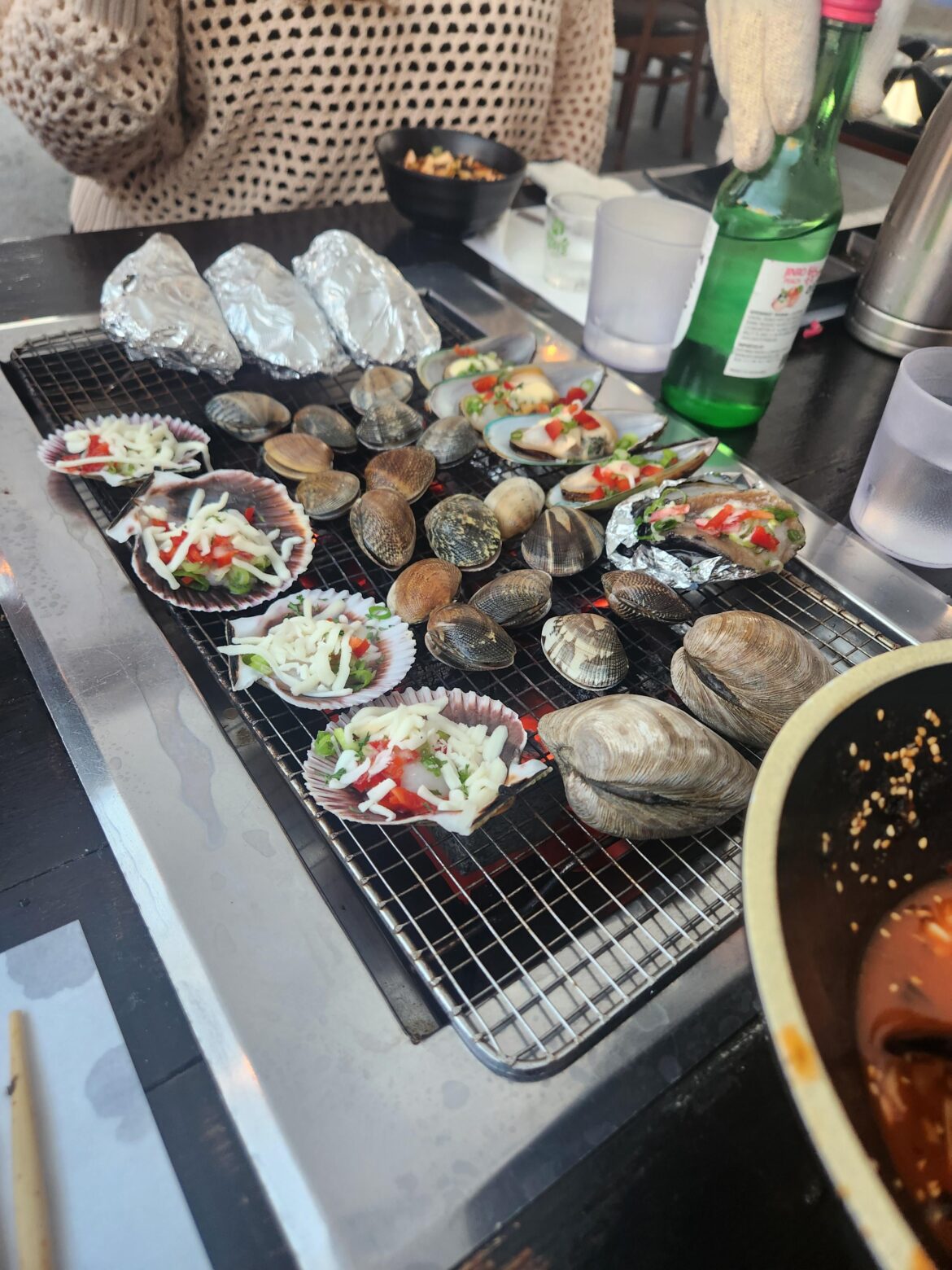 Burnin' Shell $140 combo (For 2 to 3 ppl) - comes with a bunch of other stuff not pictured