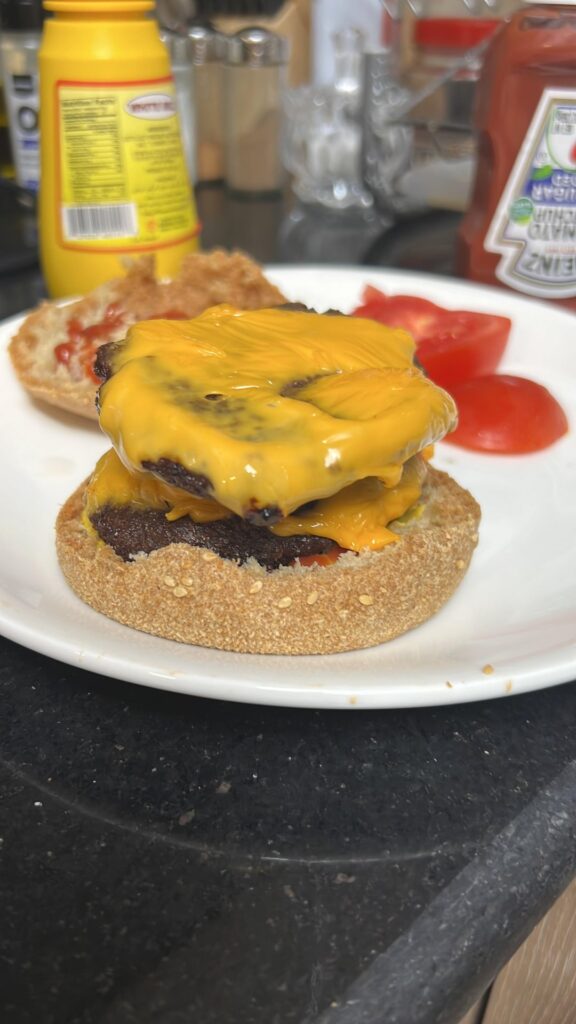 Cheese burger in keto buns