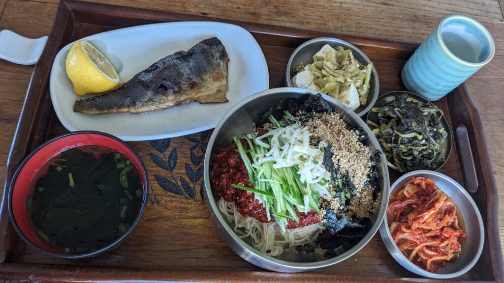 I ate bibimguksu and bibimbap today