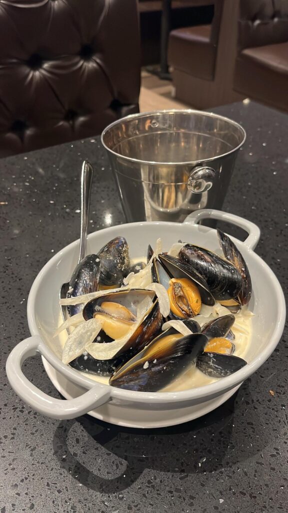 Mussels with cream wine at Dickens Restaurant in Toronto