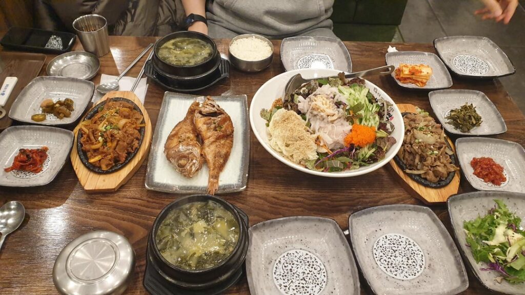 고추장 불고기,간장불고기,미역국, 물회