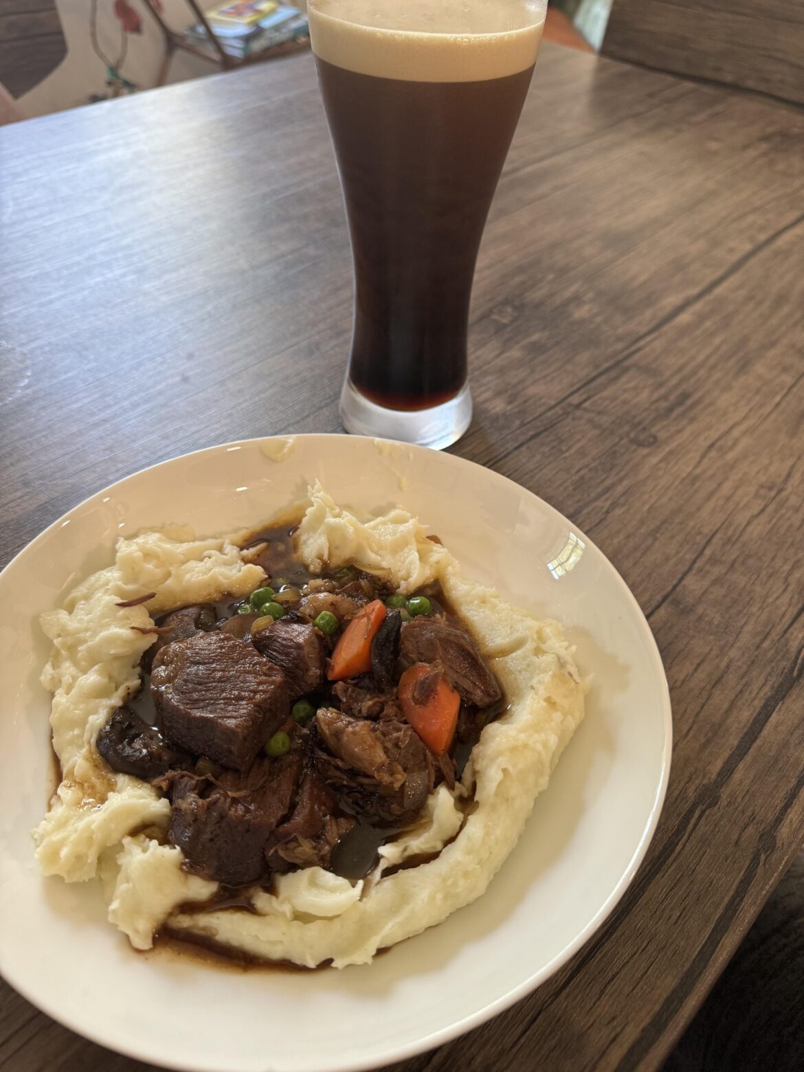 [Homemade] Guinness Stew in a Bed of Garlic Mash, Paired with a Guiness