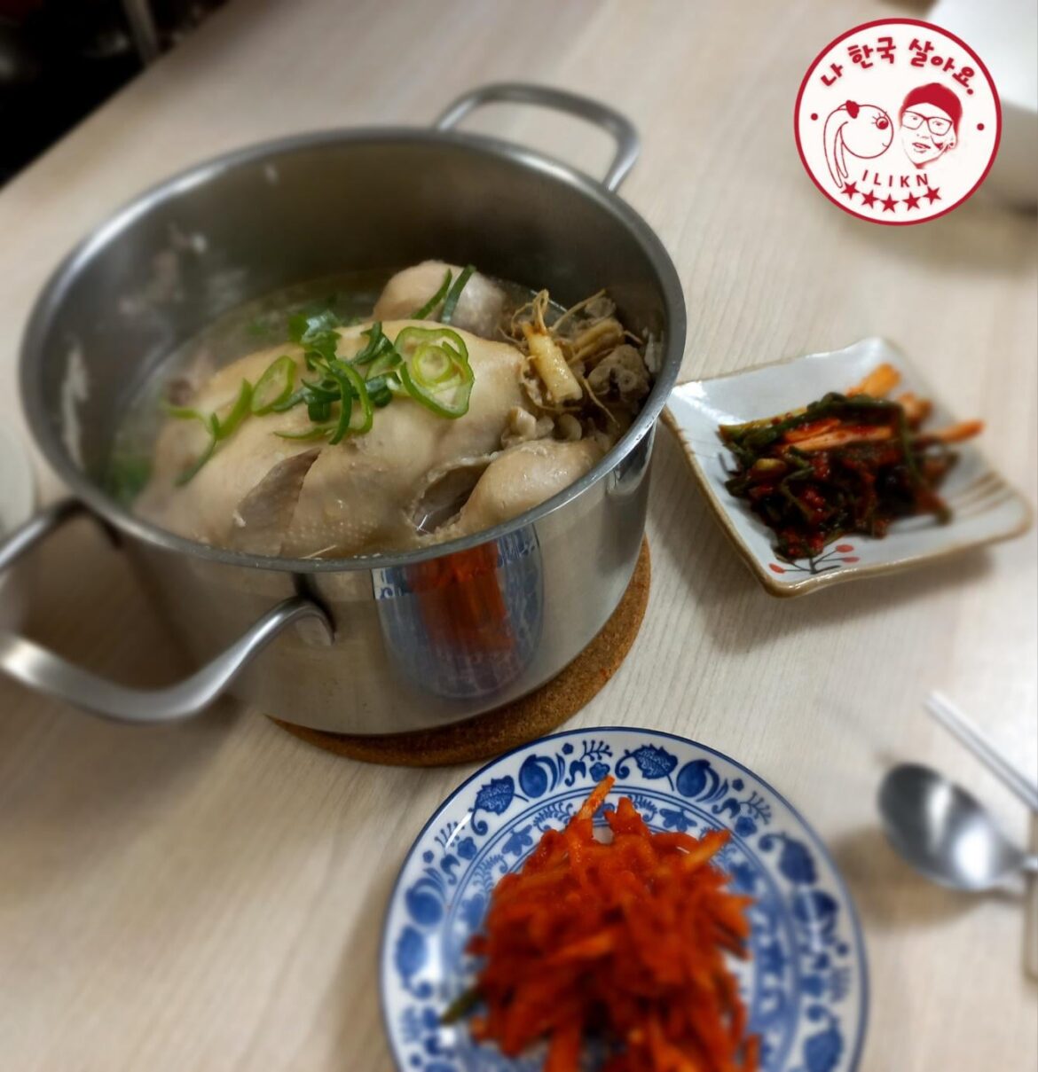 삼계탕 - ginseng chicken soup - Samgyetang - video and recipe in comments