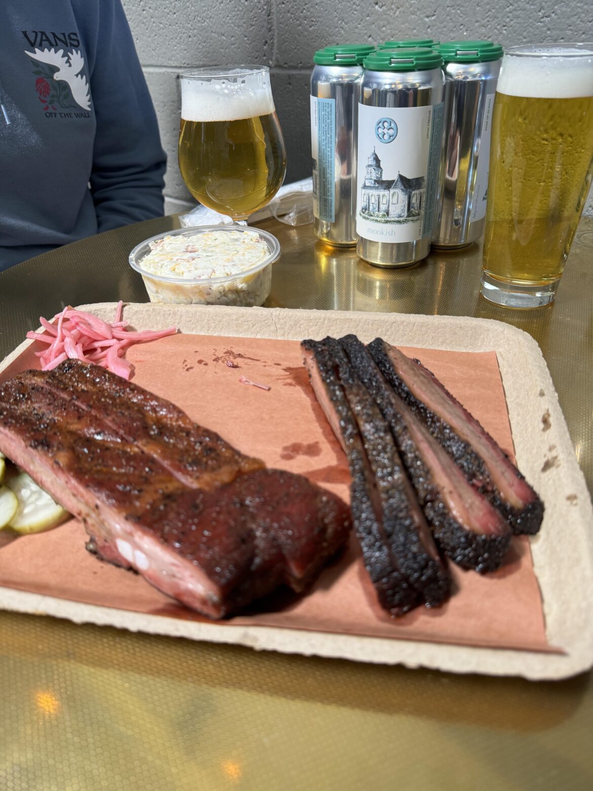 Novas craft bbq @ Monkish paired with cats and dogs Belgian blonde and Songs of Silence Belgian blonde