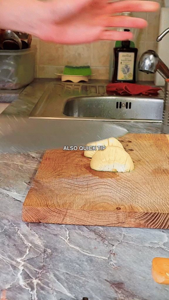 Remove Garlic Smell From Hands After Mincing