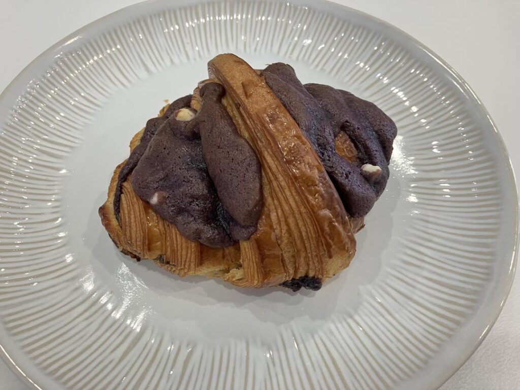 B Sweet x Artelice Ube Cookie Croissant 🤯