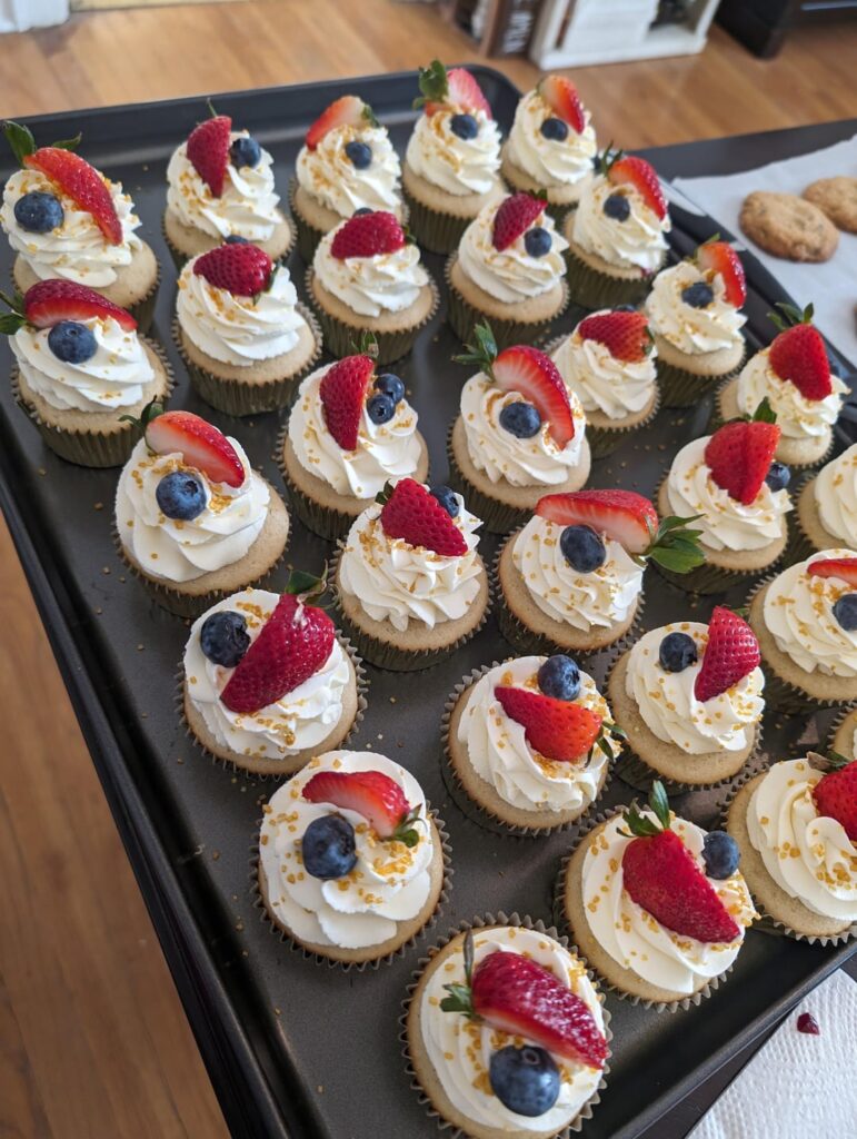 My husband was officially promoted to Major in the US Army. I made cupcakes for his promotion ceremony!
