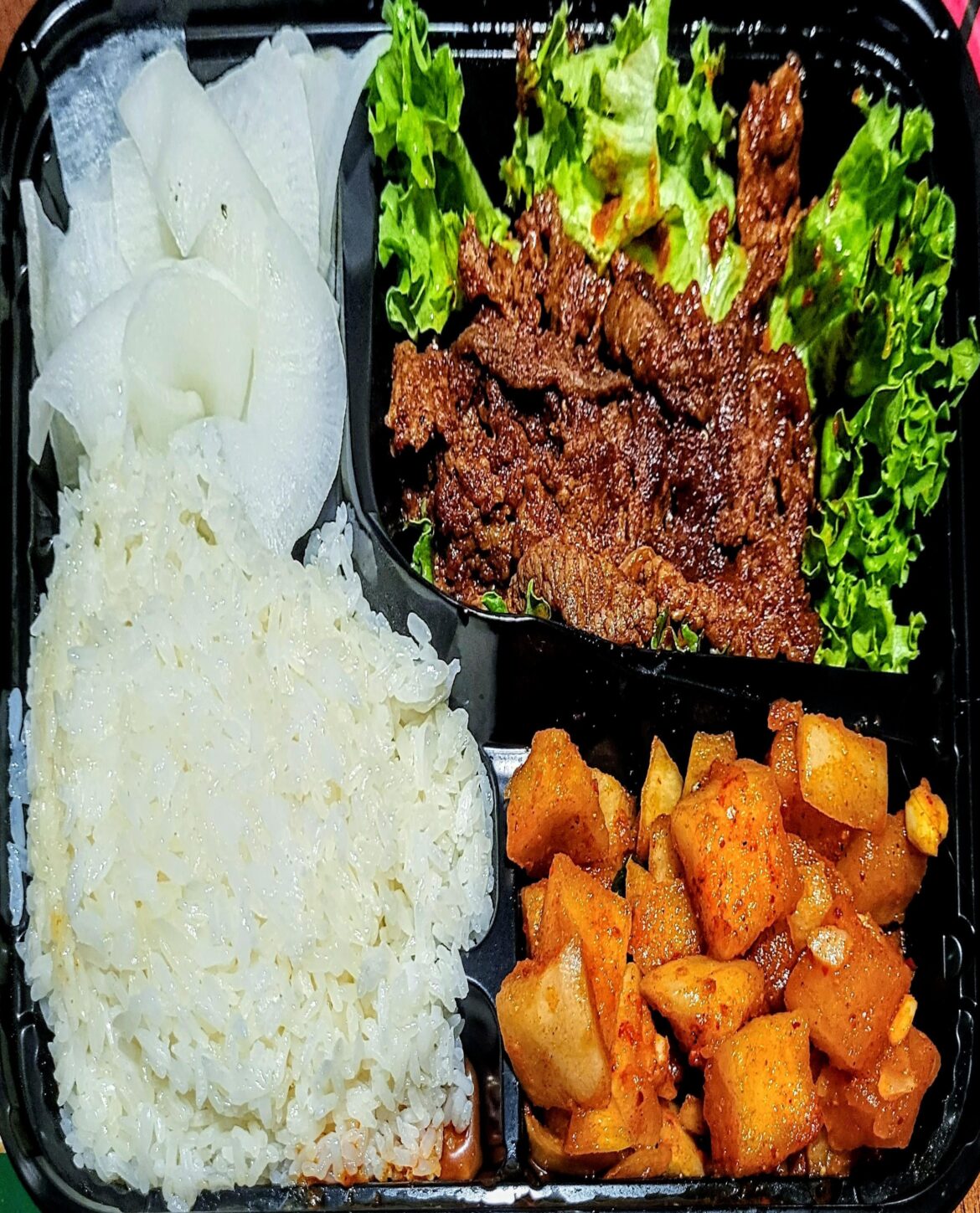 What are the components of this Bento box? What are the components of this Bento box?