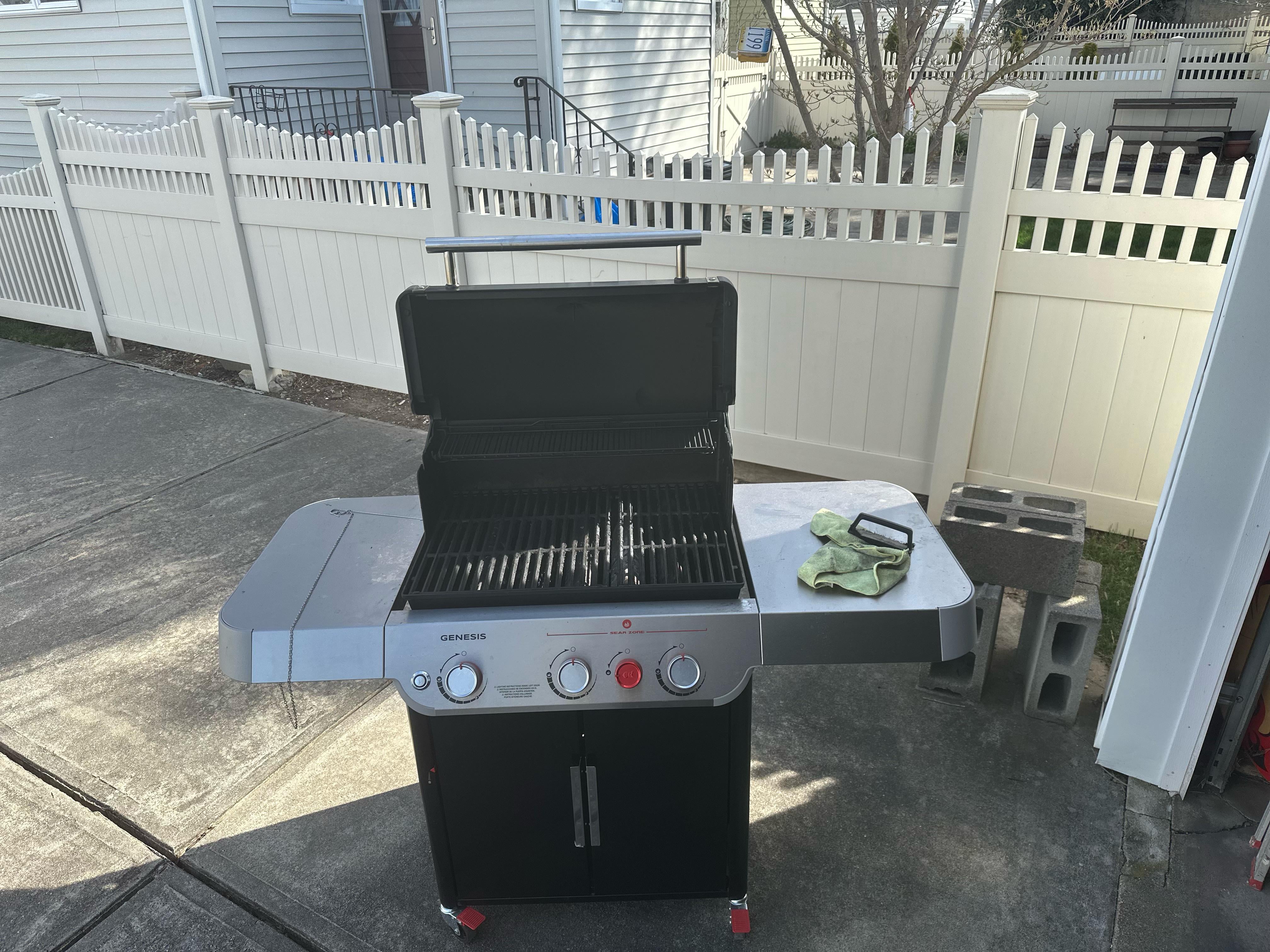 er Grill. Need help finding my serial number/model name. Dining