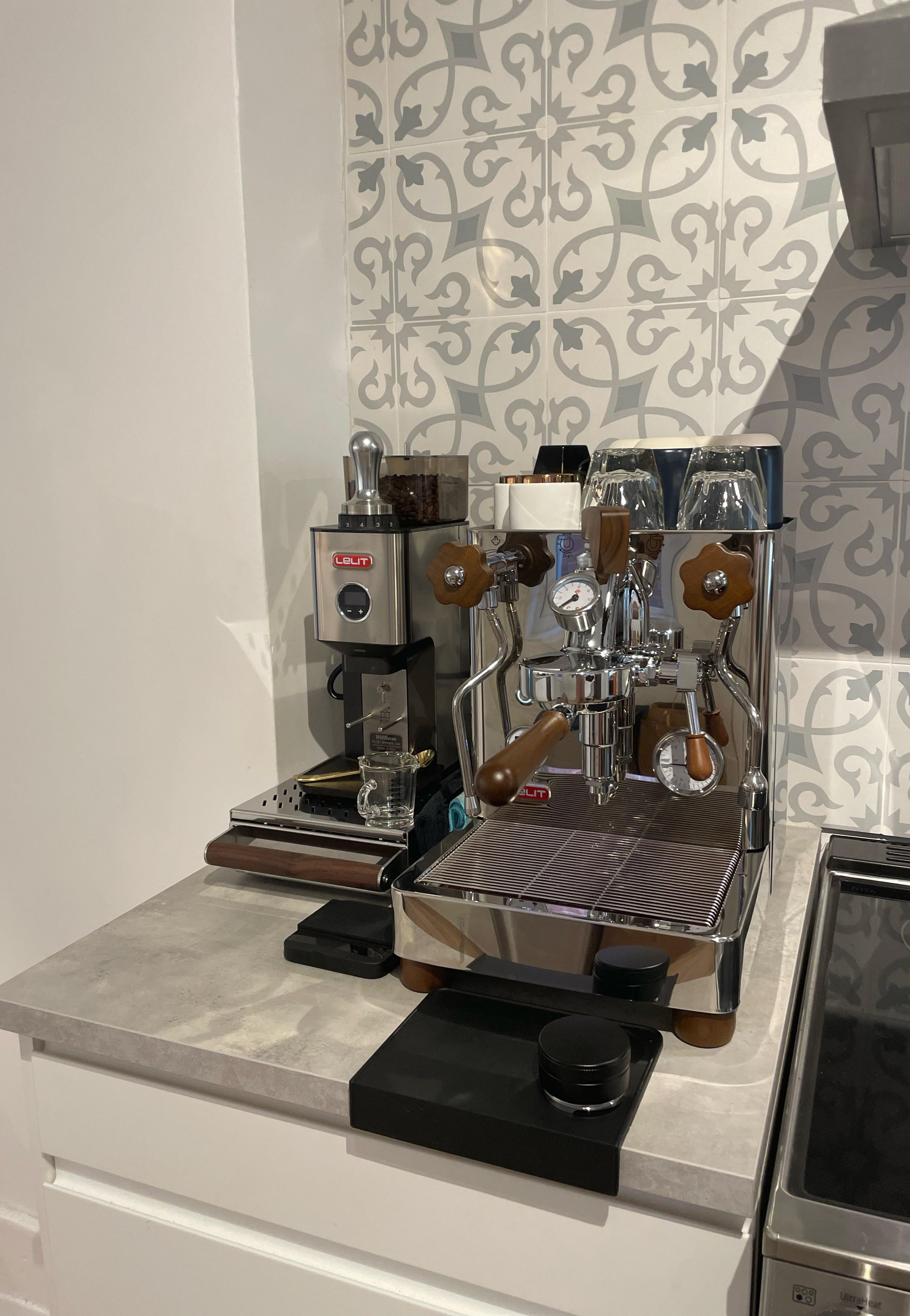 Sour?? Or do I just dislike light roast? Dining and Cooking