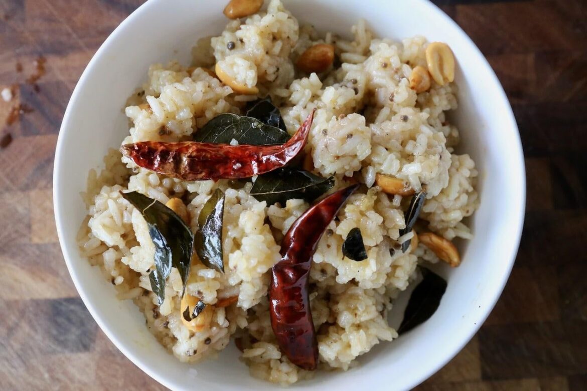 Puliyodharai South Indian Tamarind Rice