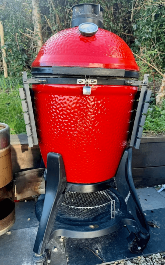 Is this Classic 3 ad a fake? The vent isn't at the front.