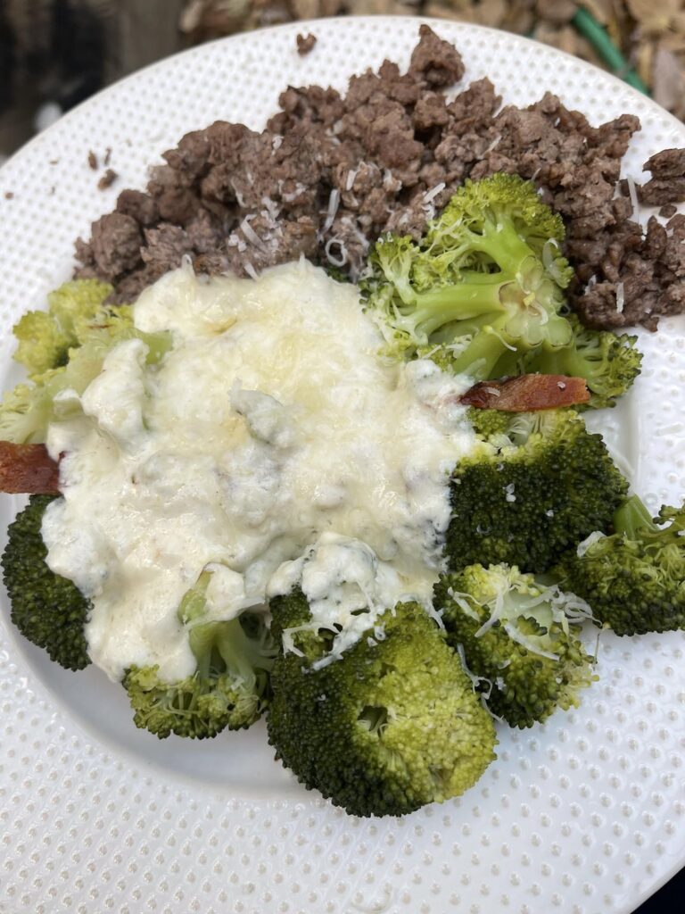 A very quick and yummy Alfredo sauce :)