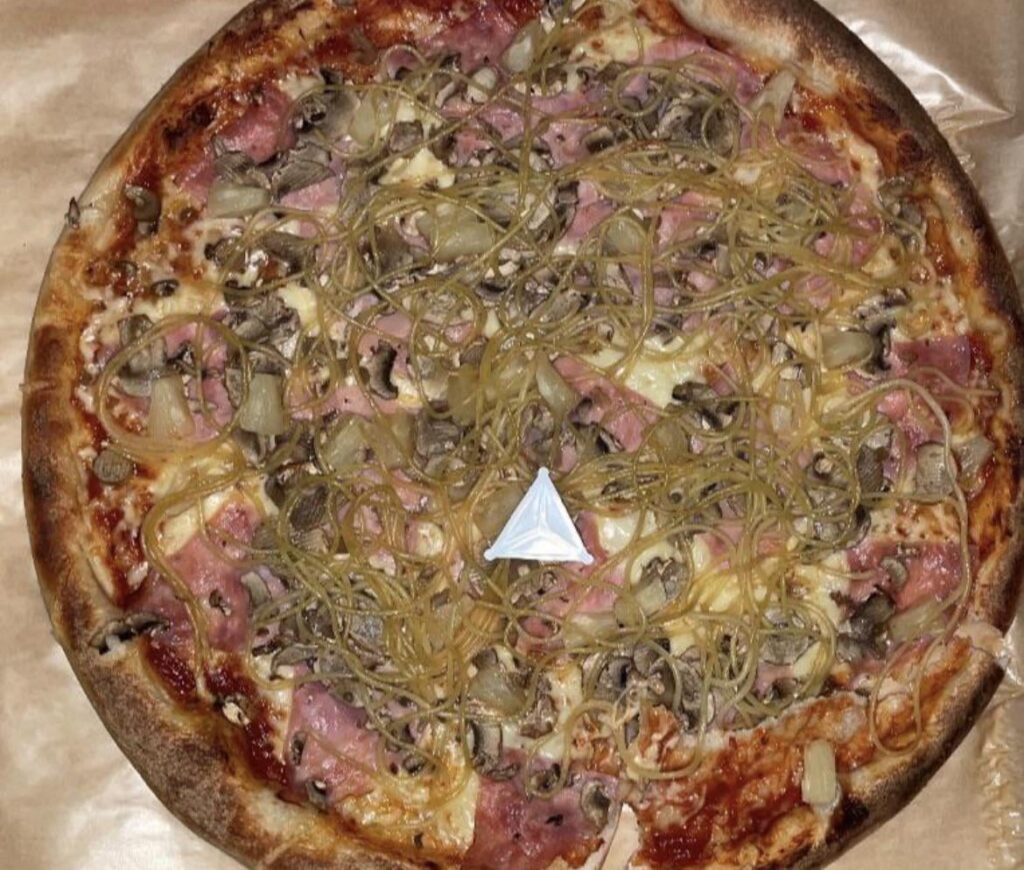 I ordered spaghetti Pizza with pineapples and this is what I got