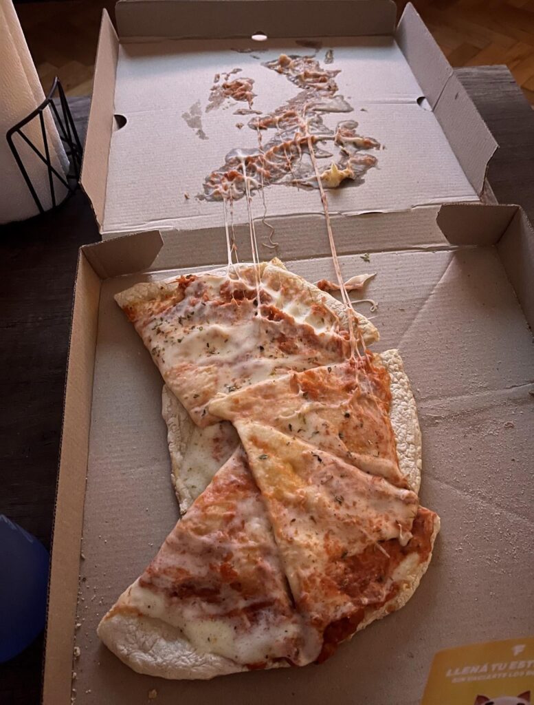 This is how i receives my pizza. Saturday is ruined.