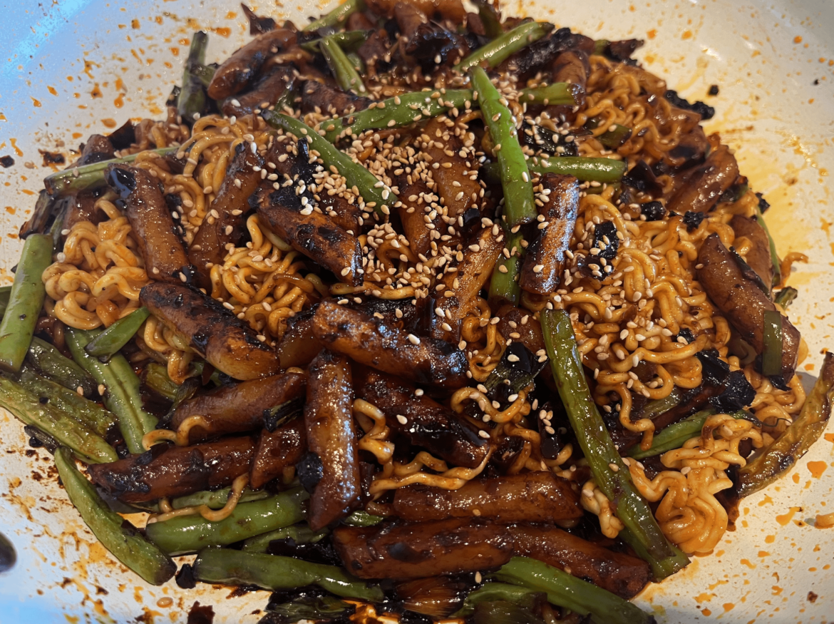 Tried making Mala tteokbokki 마라 떡볶이! Super easy to make and can't get enough of it…lol