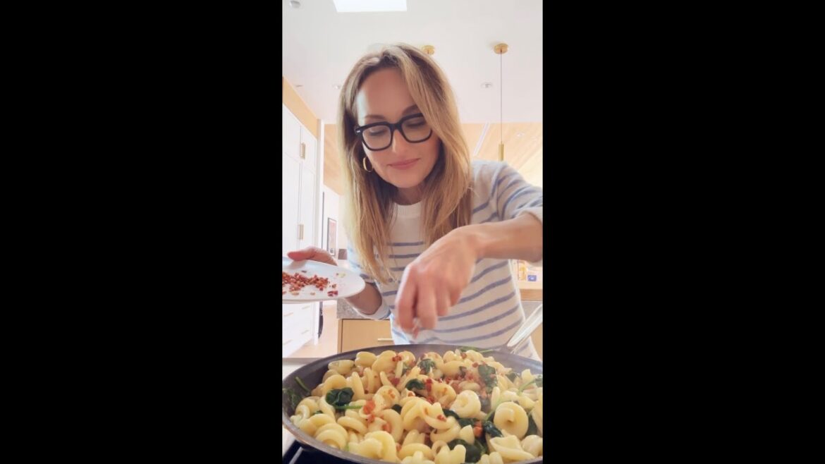 A Must-Try Pasta Recipe! Miso Caico e Pepe A Must-Try Pasta Recipe! Miso Caico e Pepe