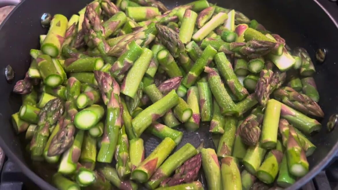 Recipe for Lemon, Mascarpone, and Asparagus Risotto! Try it.